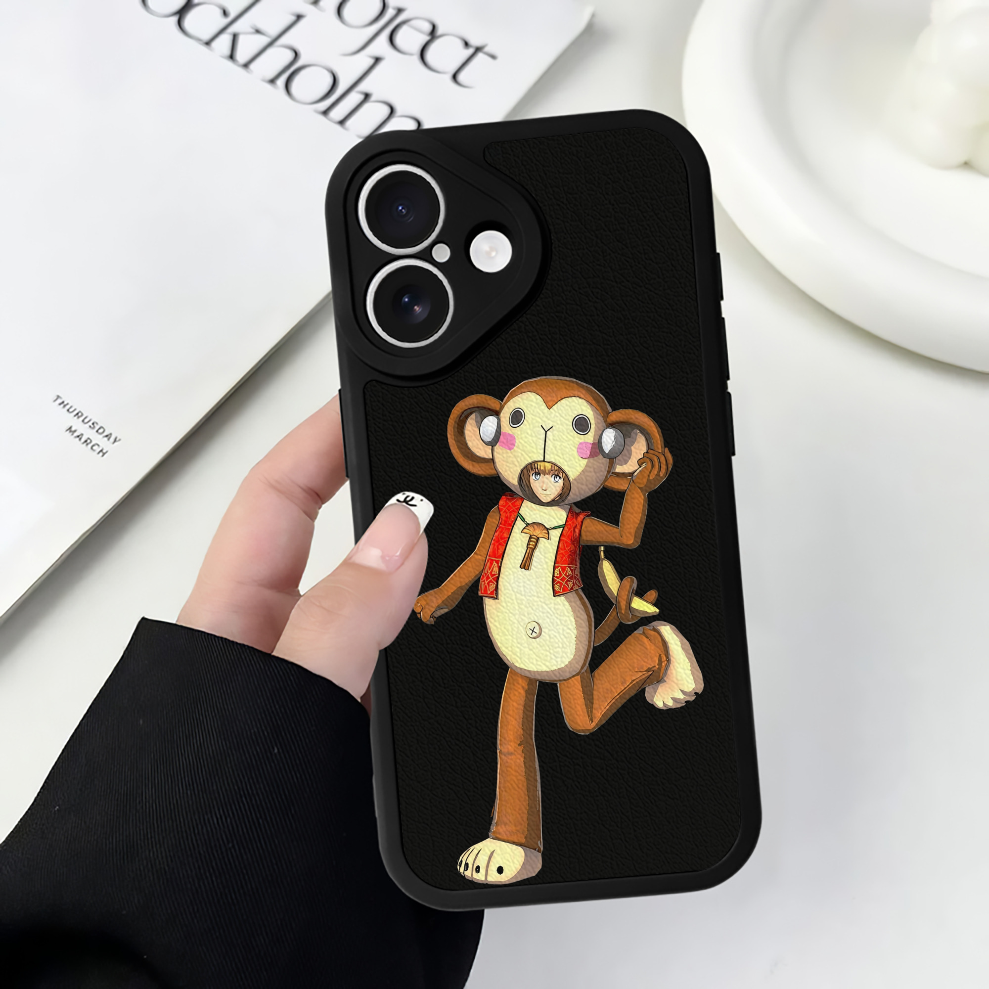 （画像用） 進撃の巨人 アルミン·アルレルト Attack on Titan Armin Arlert 【iPhone 16シリーズ対応】シリコンスマホケース（レザー調） 材質：シリコン